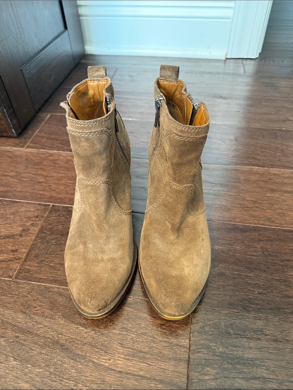 Lucky Brand Women’s Taupe Suede Ankle Booties Side Zip Size 7.5